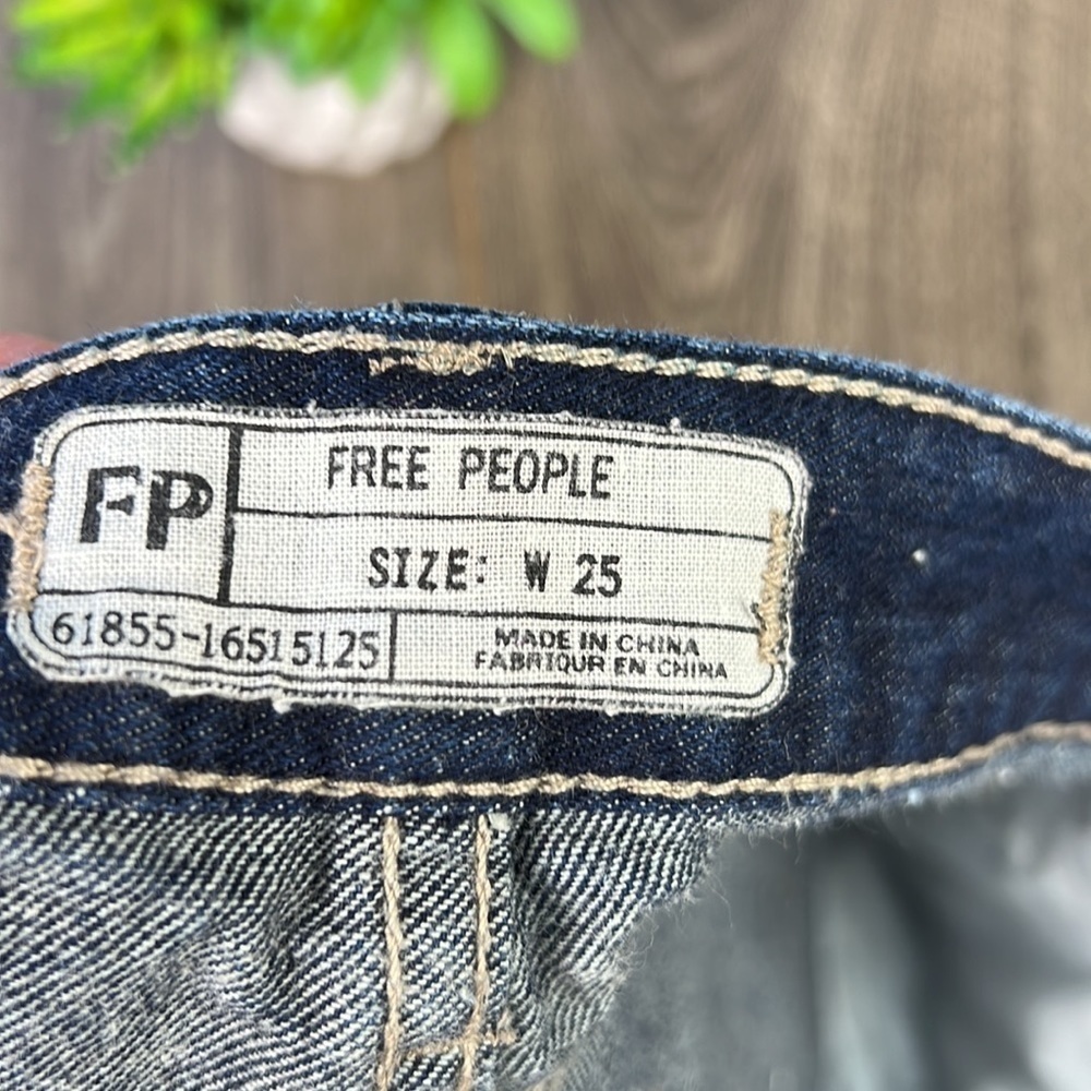 Free People Denim Jean Shorts Lace Hem Distressed 25 - Picture 7 of 8